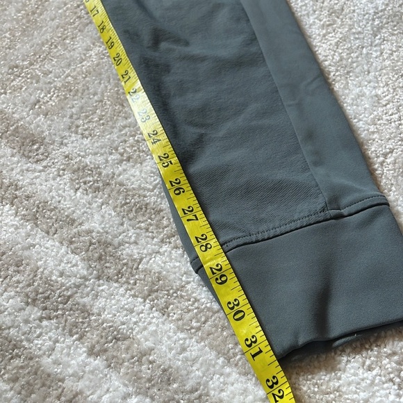 Athleta Women’s Jogger Pants Size 8 tall - Picture 8 of 8